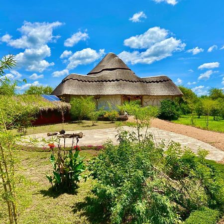 Murchison Falls Bamboo Village Paraa Buitenkant foto