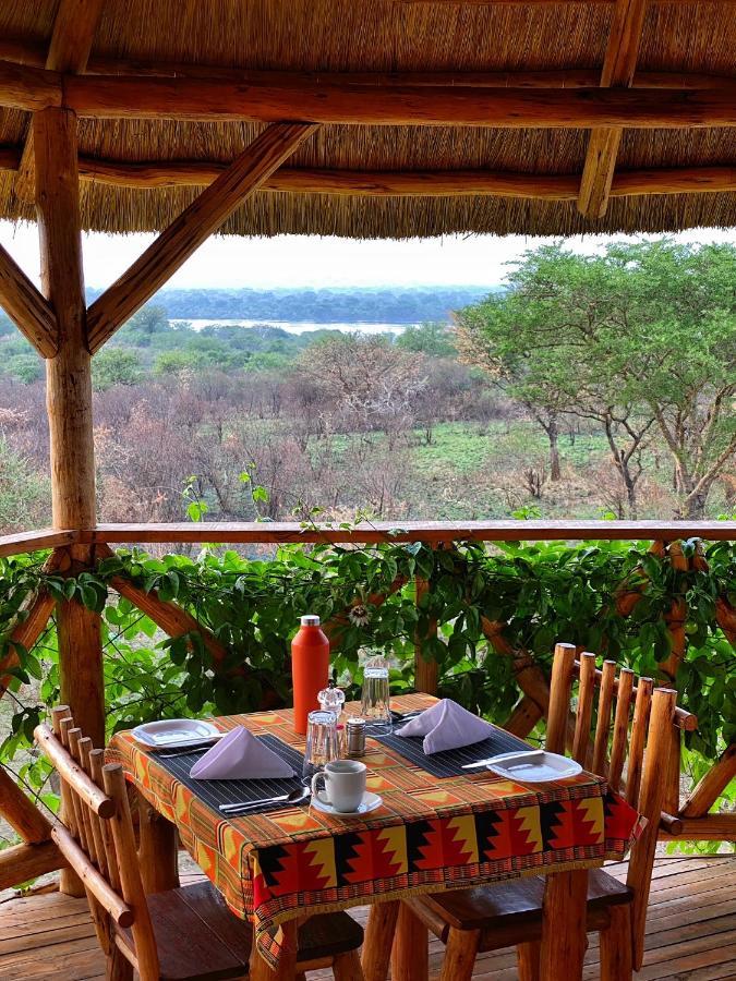Murchison Falls Bamboo Village Paraa Buitenkant foto