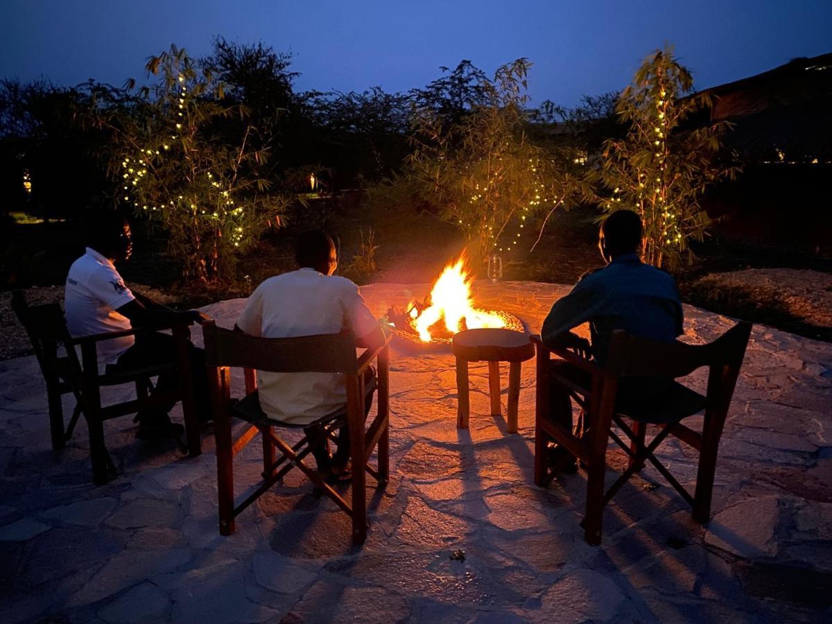 Murchison Falls Bamboo Village Paraa Buitenkant foto