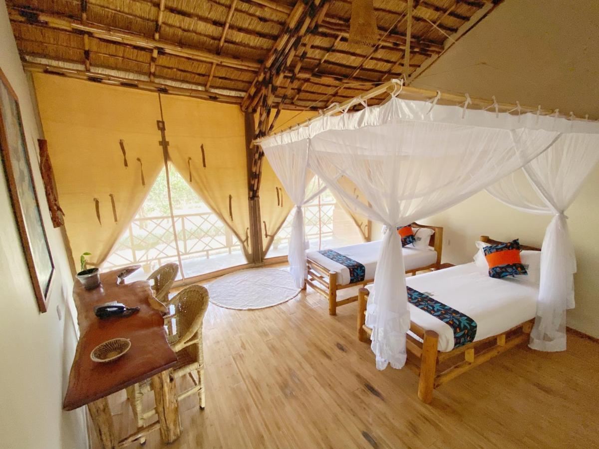 Murchison Falls Bamboo Village Paraa Buitenkant foto