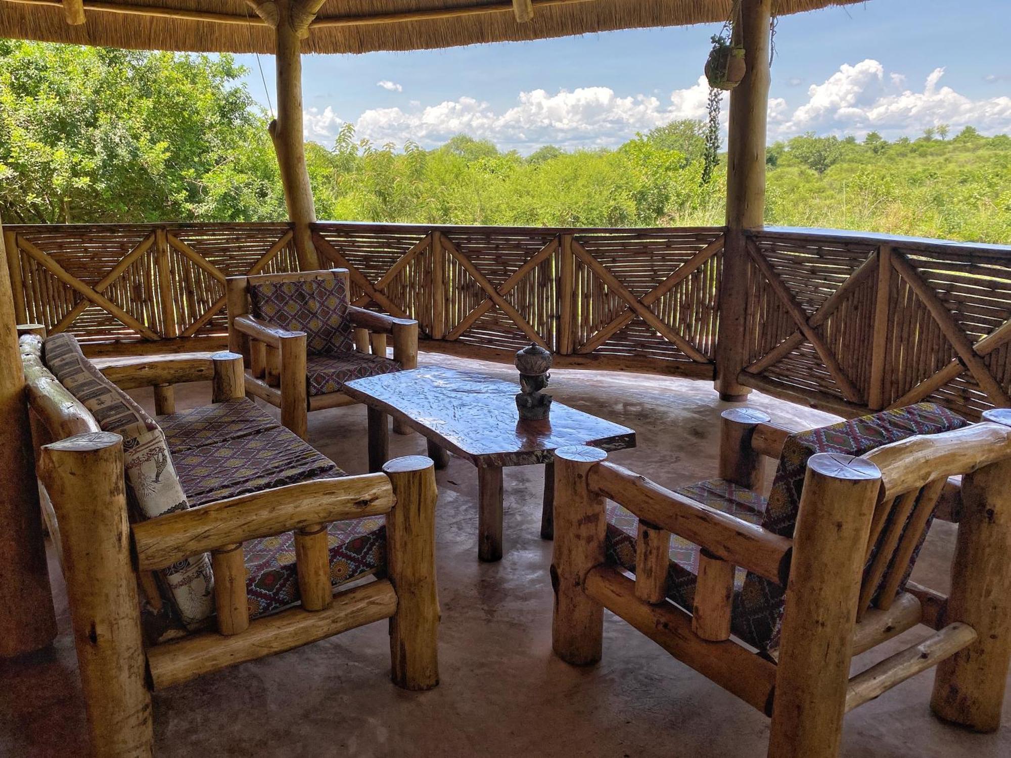 Murchison Falls Bamboo Village Paraa Buitenkant foto