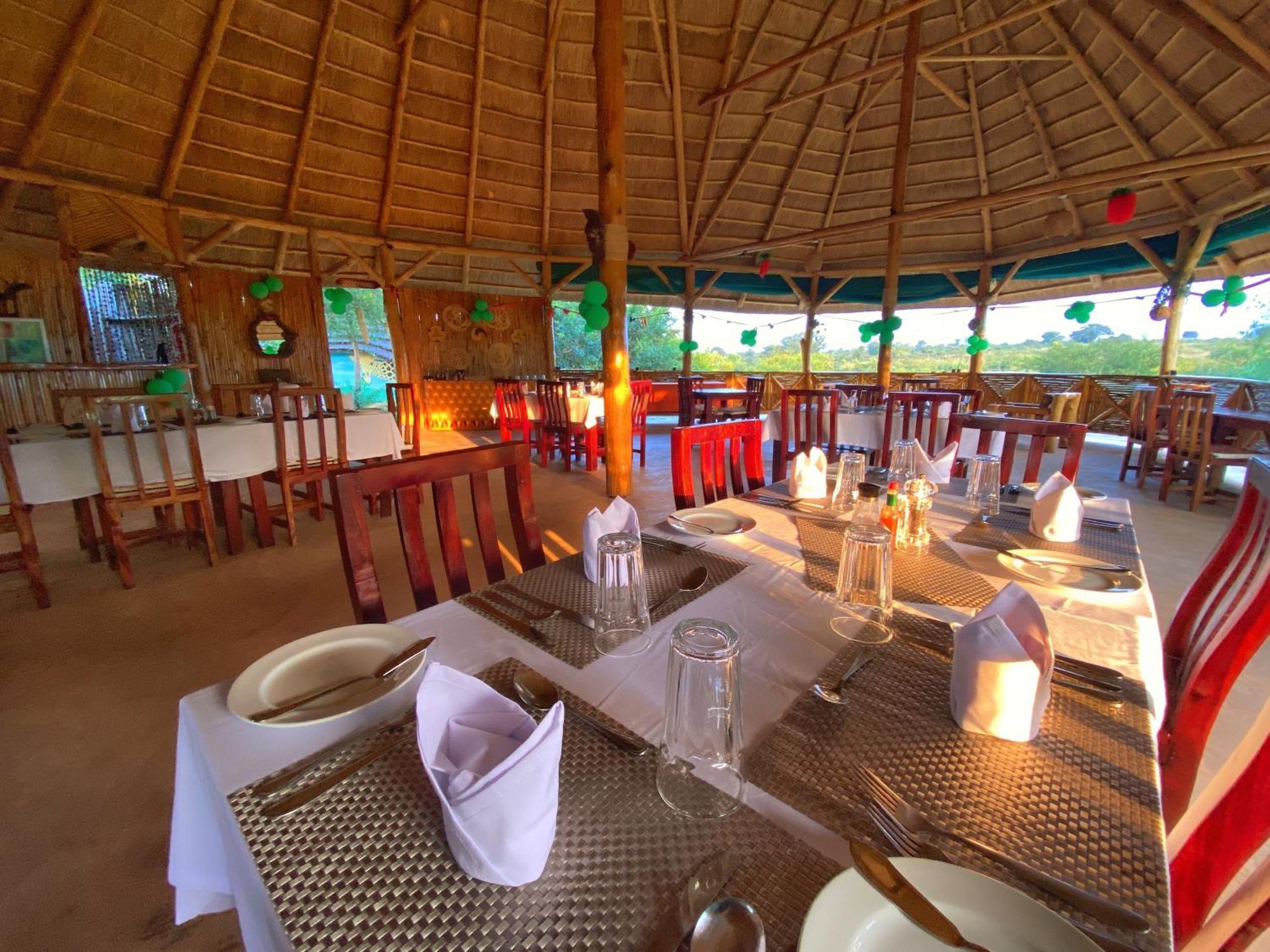 Murchison Falls Bamboo Village Paraa Buitenkant foto